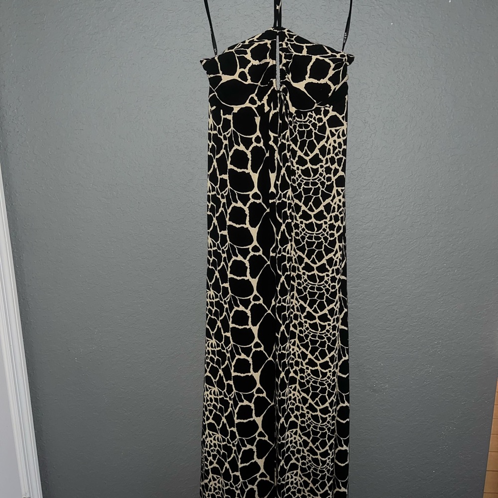 Elegant Black and Cream Patterned Dress